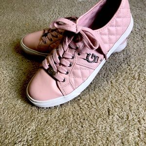 Woman GBG Guess fashion sneakers Size 7.5